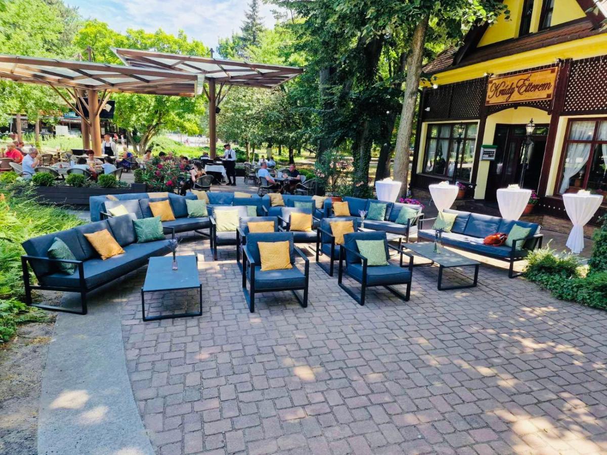 Villa Hotel Ντέμπρετσεν Εξωτερικό φωτογραφία