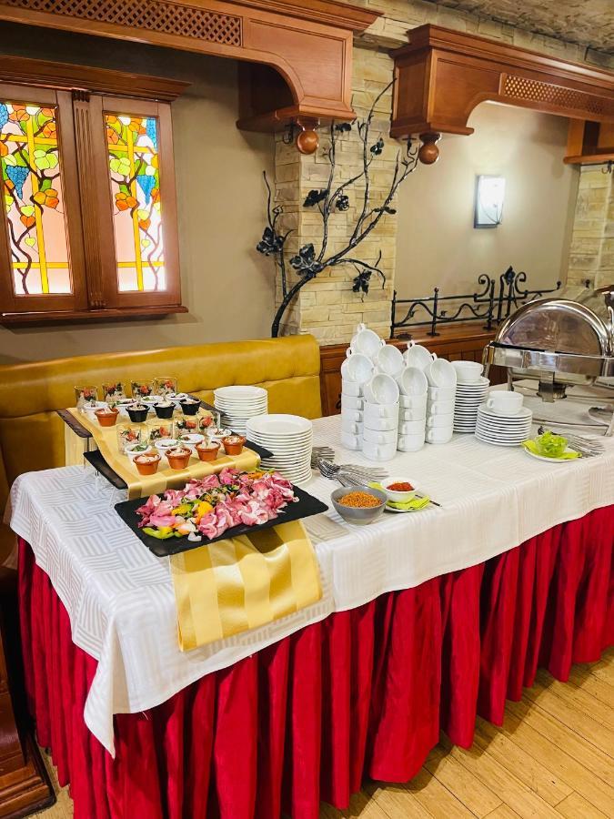 Villa Hotel Ντέμπρετσεν Εξωτερικό φωτογραφία